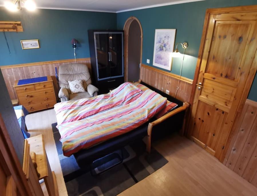 Small Basement Apartment Private Entrance Nice View Fitjar Bagian luar foto