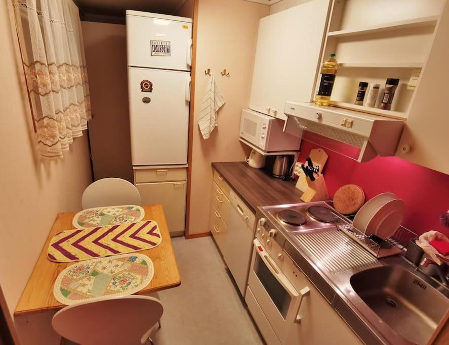 Small Basement Apartment Private Entrance Nice View Fitjar Bagian luar foto